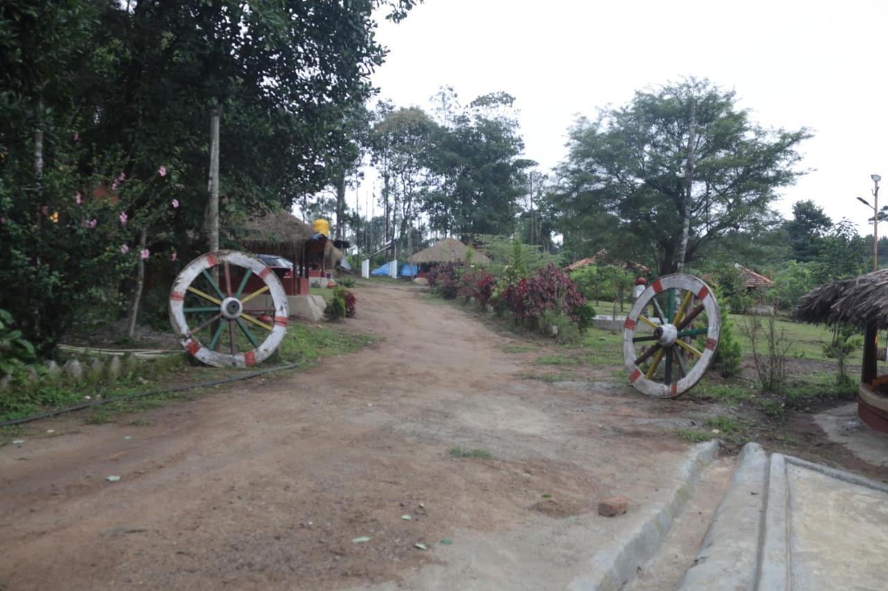 Stoneage Resort Sakleshpur Exteriör bild
